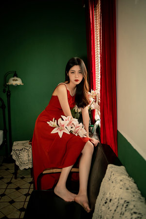 老板把我抱进房间揉我胸视频